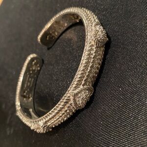 [JUDITH RIPKA] Sterling Silver Heart Cuff Bracelet